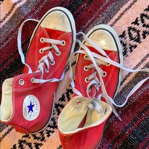 Size 8 red high top converse
